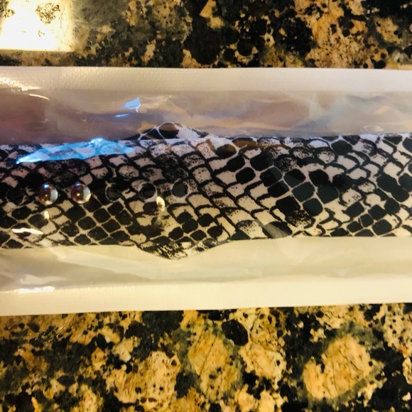 Gently used Apple Watch silicone bands. - Picture 3 of 10